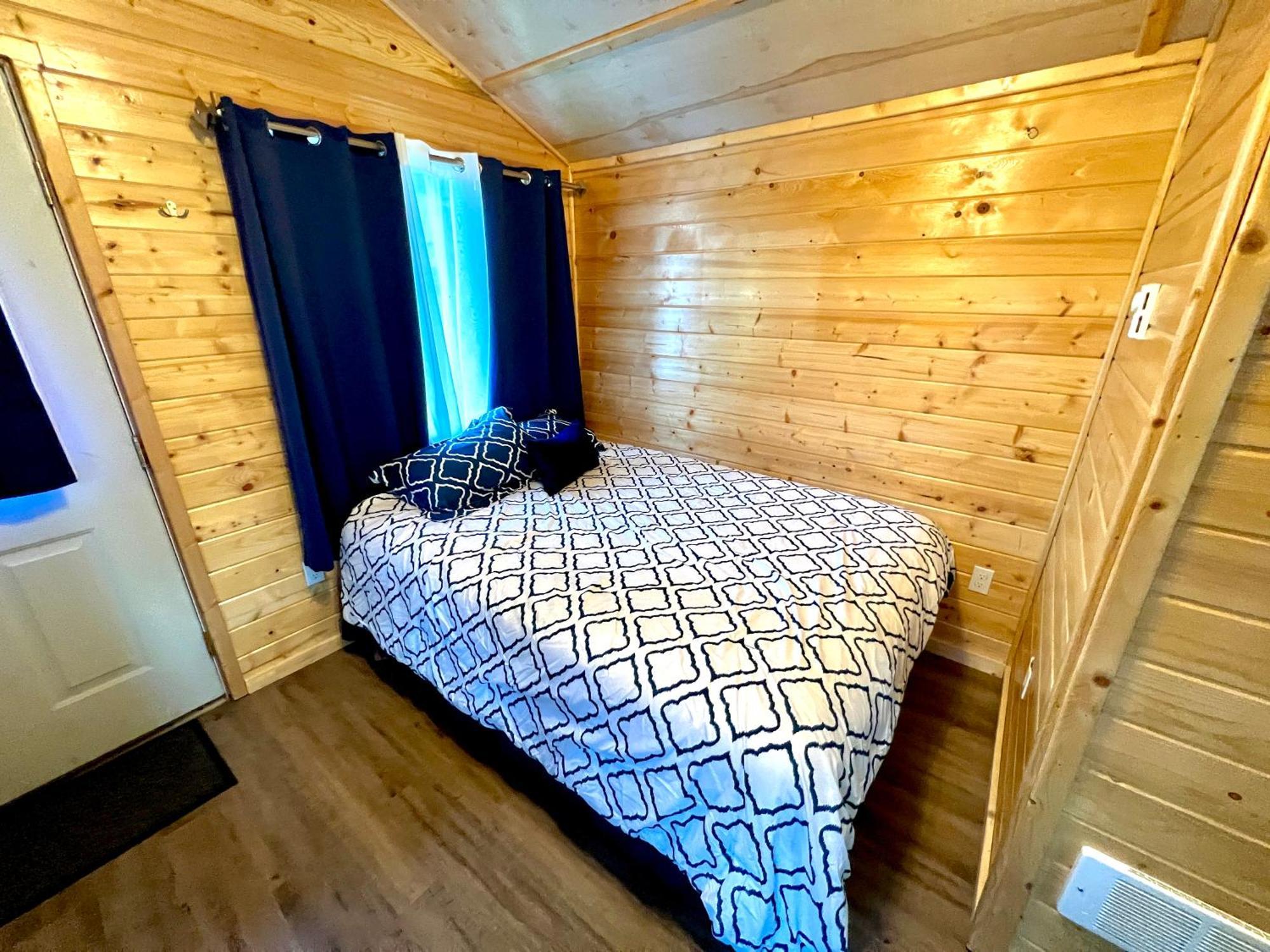 Triple G'S Resort - Cabin 8 Pinnacle Kamer foto